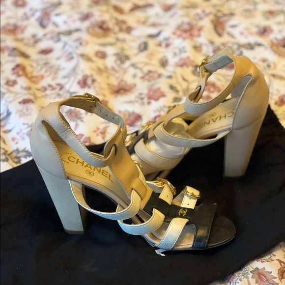 CHANEL
Beige/Black Leather Open-Toe Buckle Sandals - Picture 5 of 5